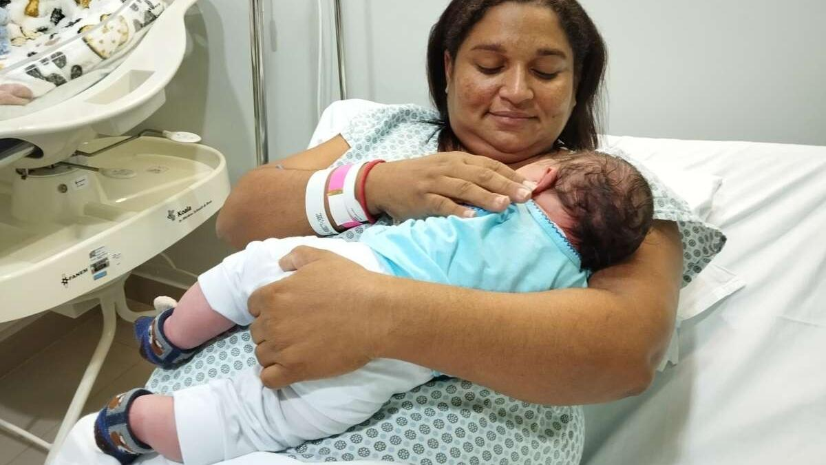Mulher dá à luz ‘bebê gigante’ de 5 kg em Quixeramobim no Ceará