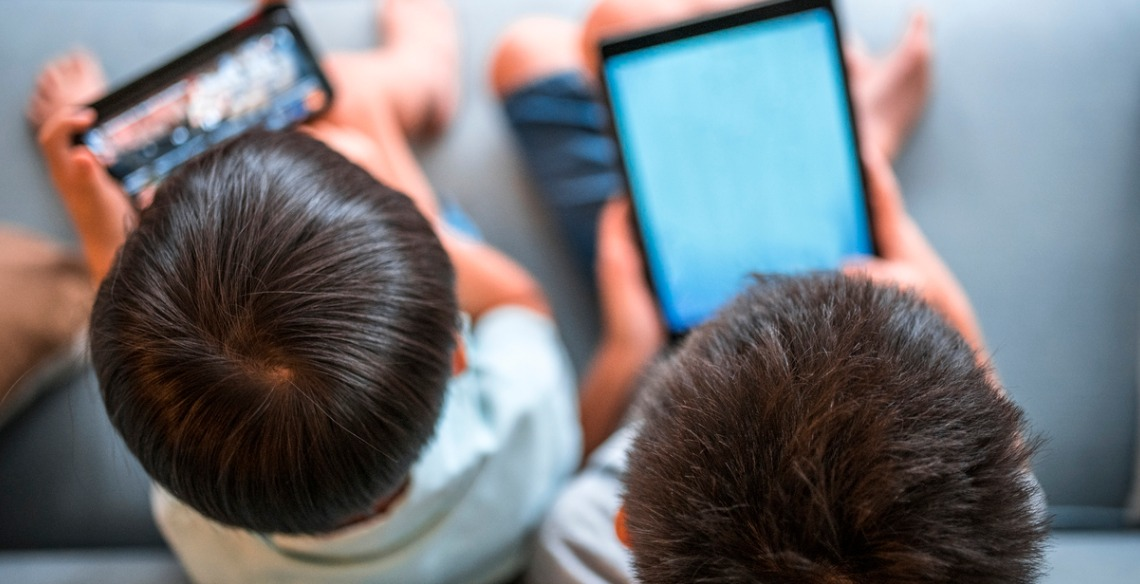 O uso de telas excessivo pode ter impactos negativos no desenvolvimento infantil