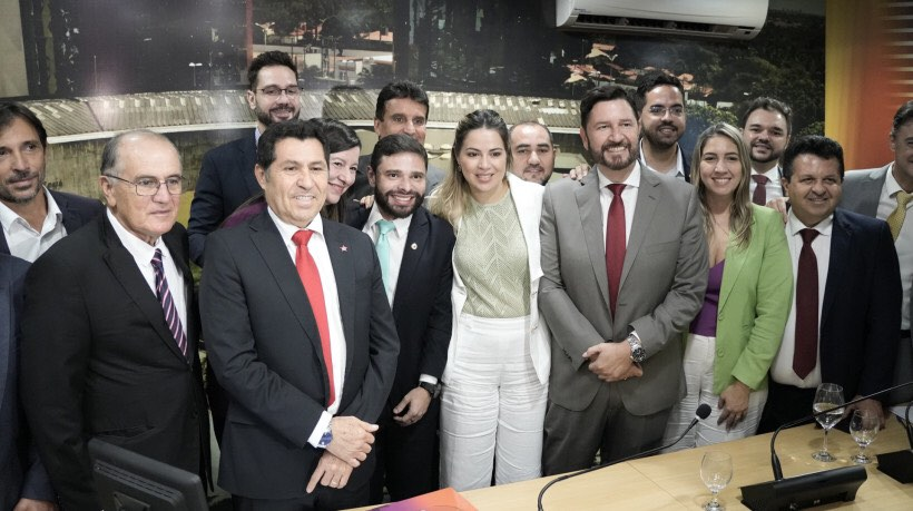Onélia Santana foi aprovada pela Assembleia legislativa do Ceará para assumir uma nova vaga como conselheira do Tribunal de controle do Estado do Ceará (TCE-CE)