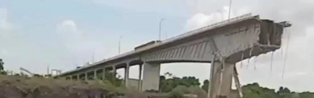 A ponte Juscelino kubitschek desabou na tarde deste domingo 22