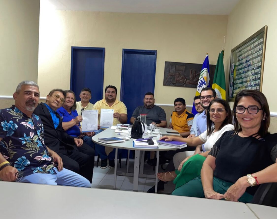 Greve dos servidores da educação é suspensa após diálogo com equipe da gestão municipal de Redenção