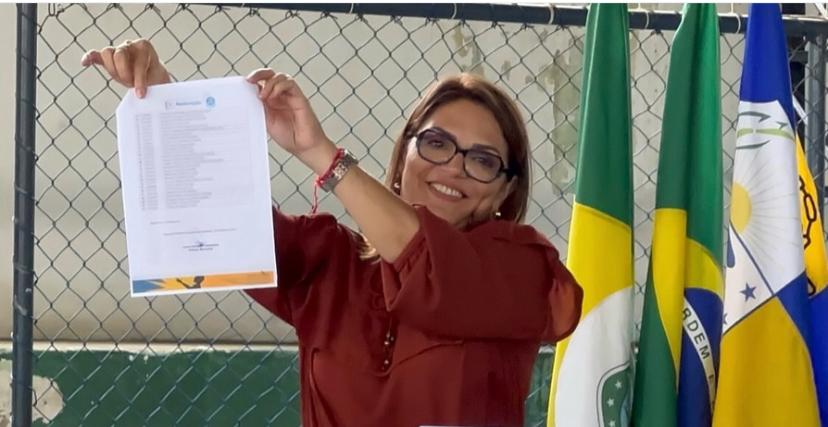 Prefeita efetiva 41 servidores públicos em Redenção