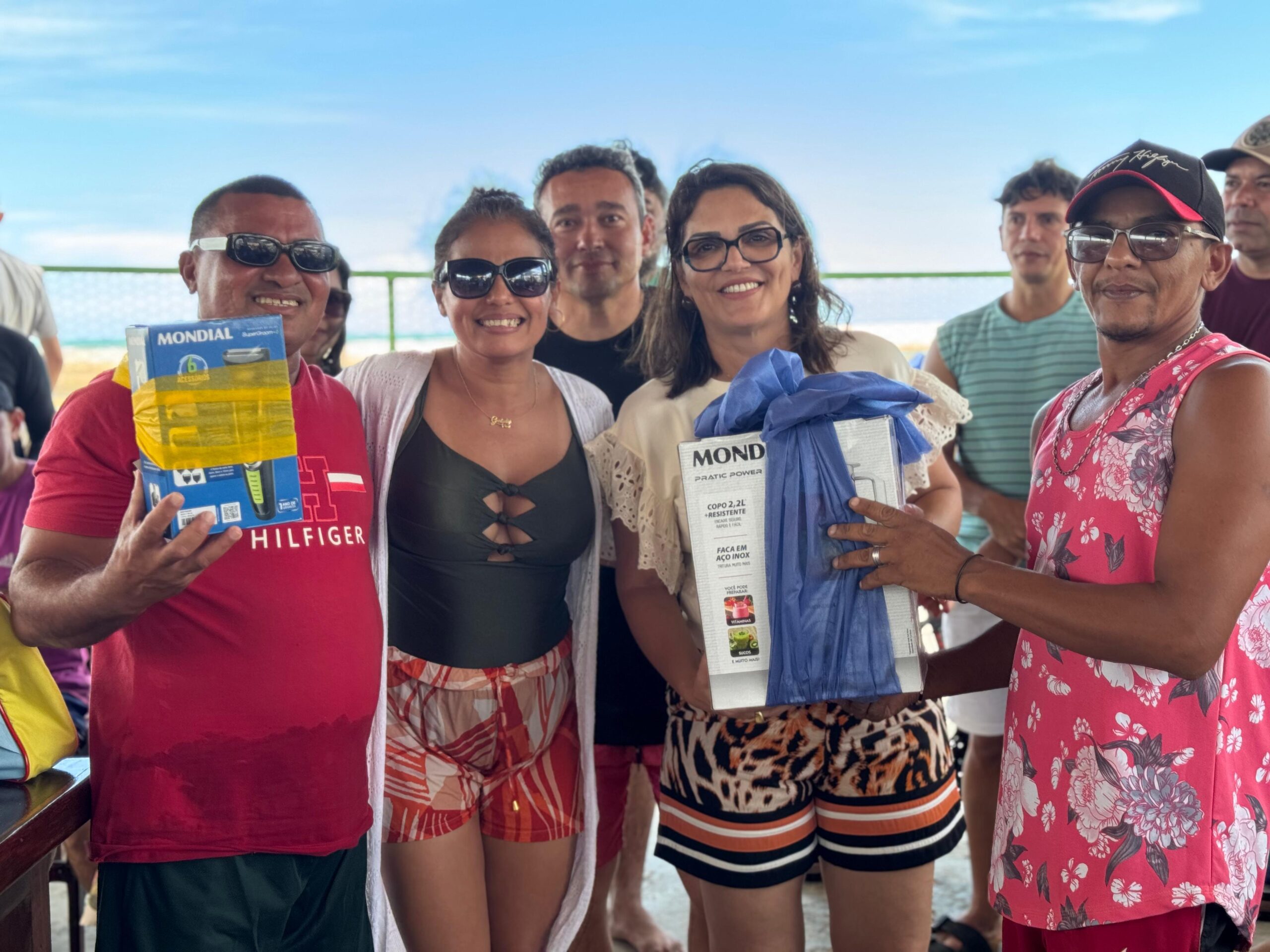 Prefeita Selma Benevides promove dia de lazer e entrega de brindes para garis de Redenção e familiares