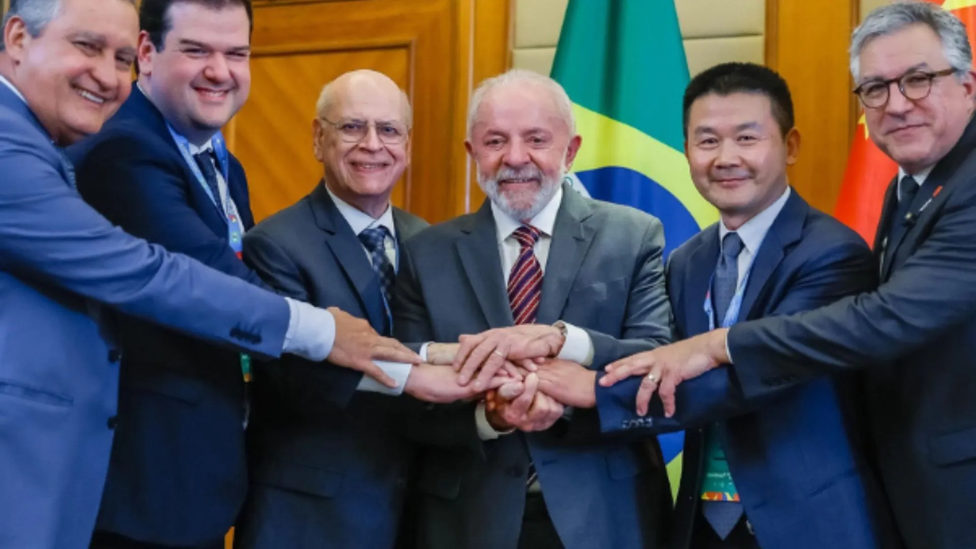 Governo anuncia R$ 27 bilhões em investimentos da China no Brasil