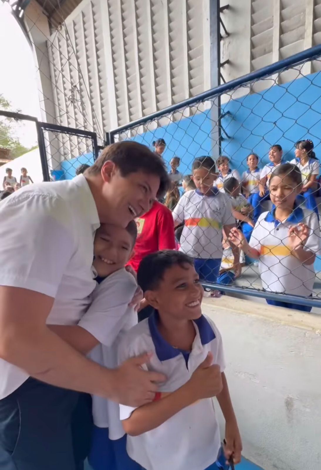 Prefeito de Baturité é recebido com carinho por crianças e é considerado um divisor de águas na história do Município