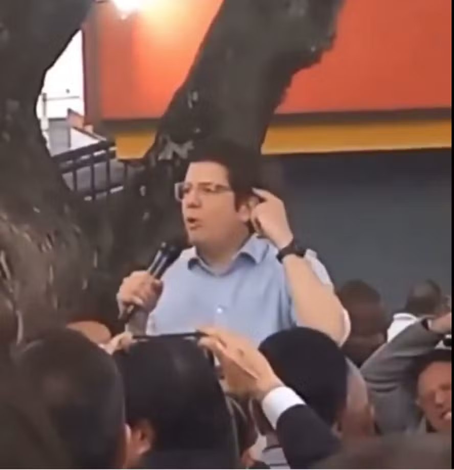 Candidato á Presidência da Colômbia é baleado durante discurso de campanha