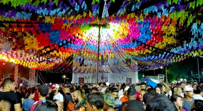 Pau da bandeira de Barbalha completa 96 anos de tradição na festa de Santo Antônio