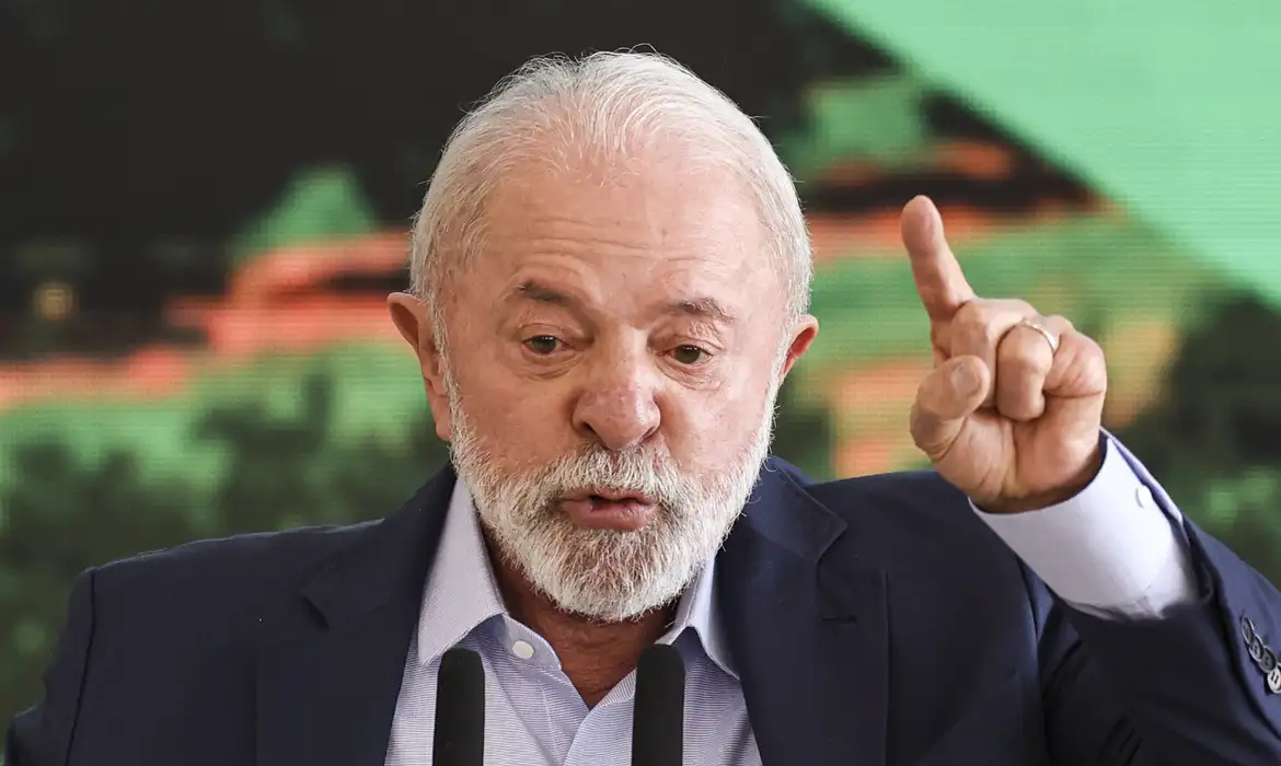 Lula responde a Trump e diz que Brasil adotará lei da reciprocidade em caso de aumento de tarifas
