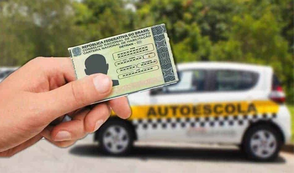 Governo Lula estuda acabar com obrigação de autoescola para carteira de motorista, diz ministro