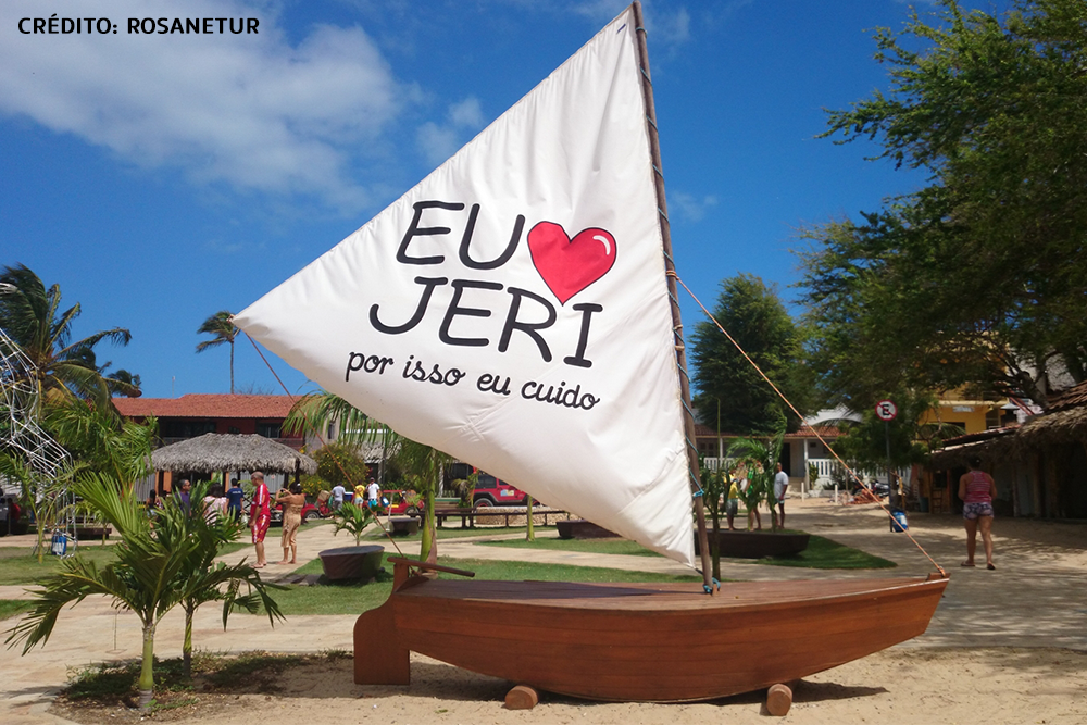 Moradores e trabalhadores aguardam decisão da justiça sobre cobrança de ingresso para entrar na vila de Jericoacoara