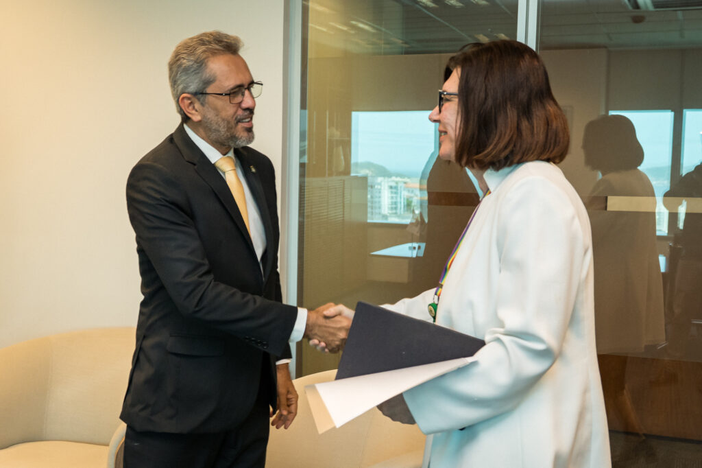 No Rio de Janeiro, governador Elmano trata de investimentos para o Ceará