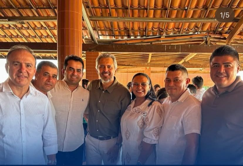 Prefeito de mulungu participa de evento em Paramoti com Governador Elmano de Freitas