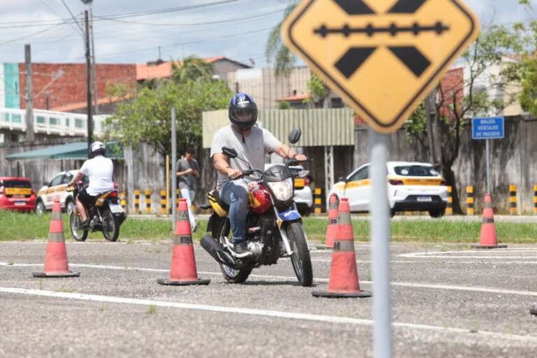 CNH Popular 2025: Governo do Ceará lança 35 mil vagas para carteiras de motorista gratuitas