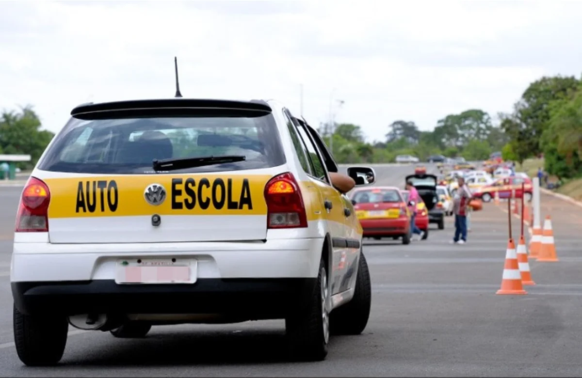 Contran aprova novas regras da CNH e acaba com aulas obrigatórias em auto escolas