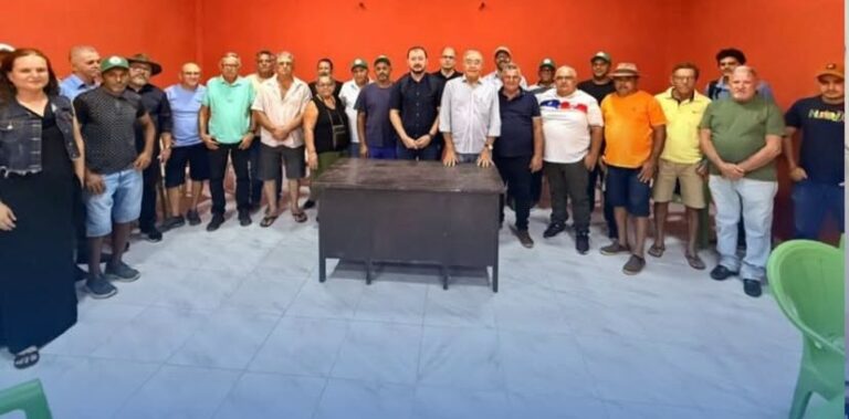 Reunião na cooperativa mista de Aracoiaba discute implantação de assistência técnica para bovinocultura de leite