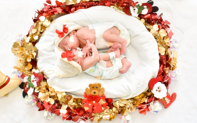 Ensaio fotográfico temático marca o primeiro Natal de recém-nascidos no HUC